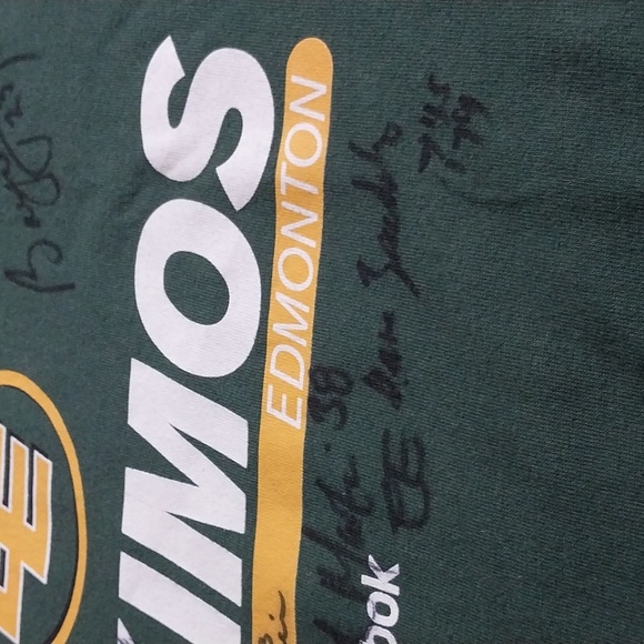 Reebok T-shirt with Eskimos Canadian Team Signature on it sz XL in Green 100%cot - Picture 4 of 7